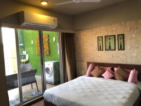 WEEKEND ADDRESS PRIVATE SUITE Room